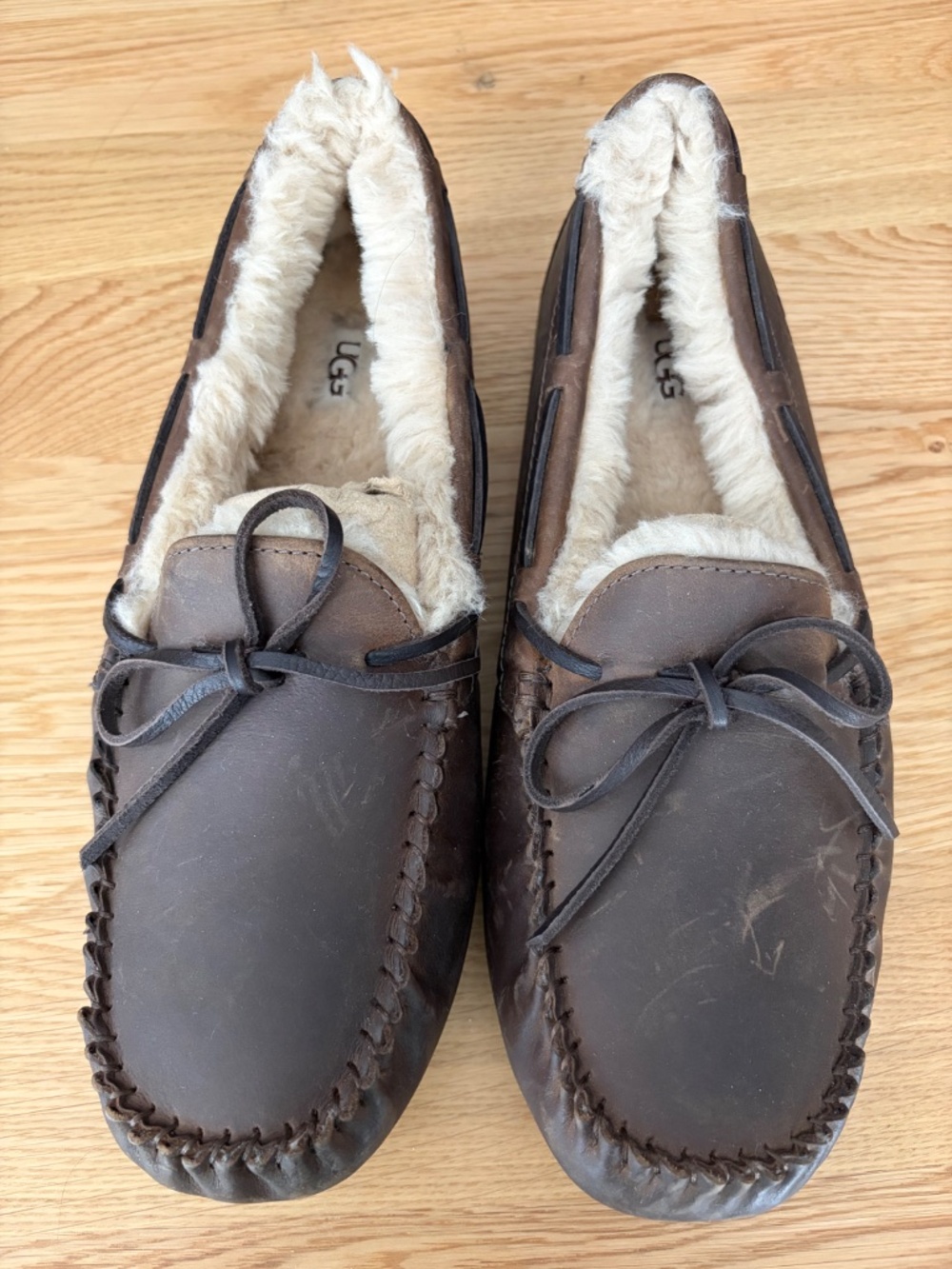Ugg Olsen Leather Moccasin Slippers NEW size 10/11